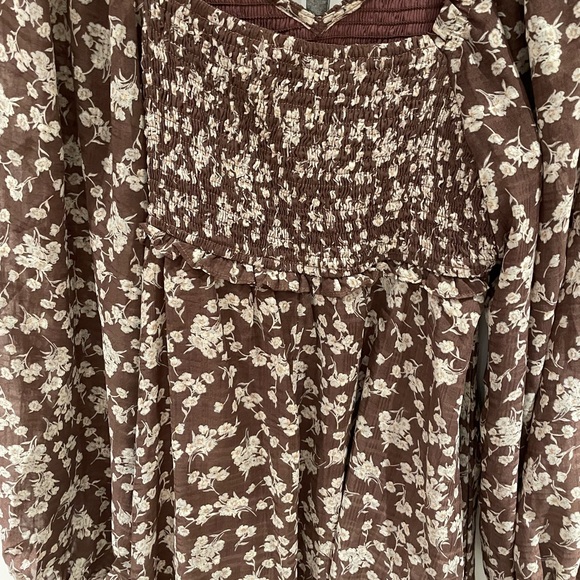 Stunning v neck mini dress - Picture 2 of 6